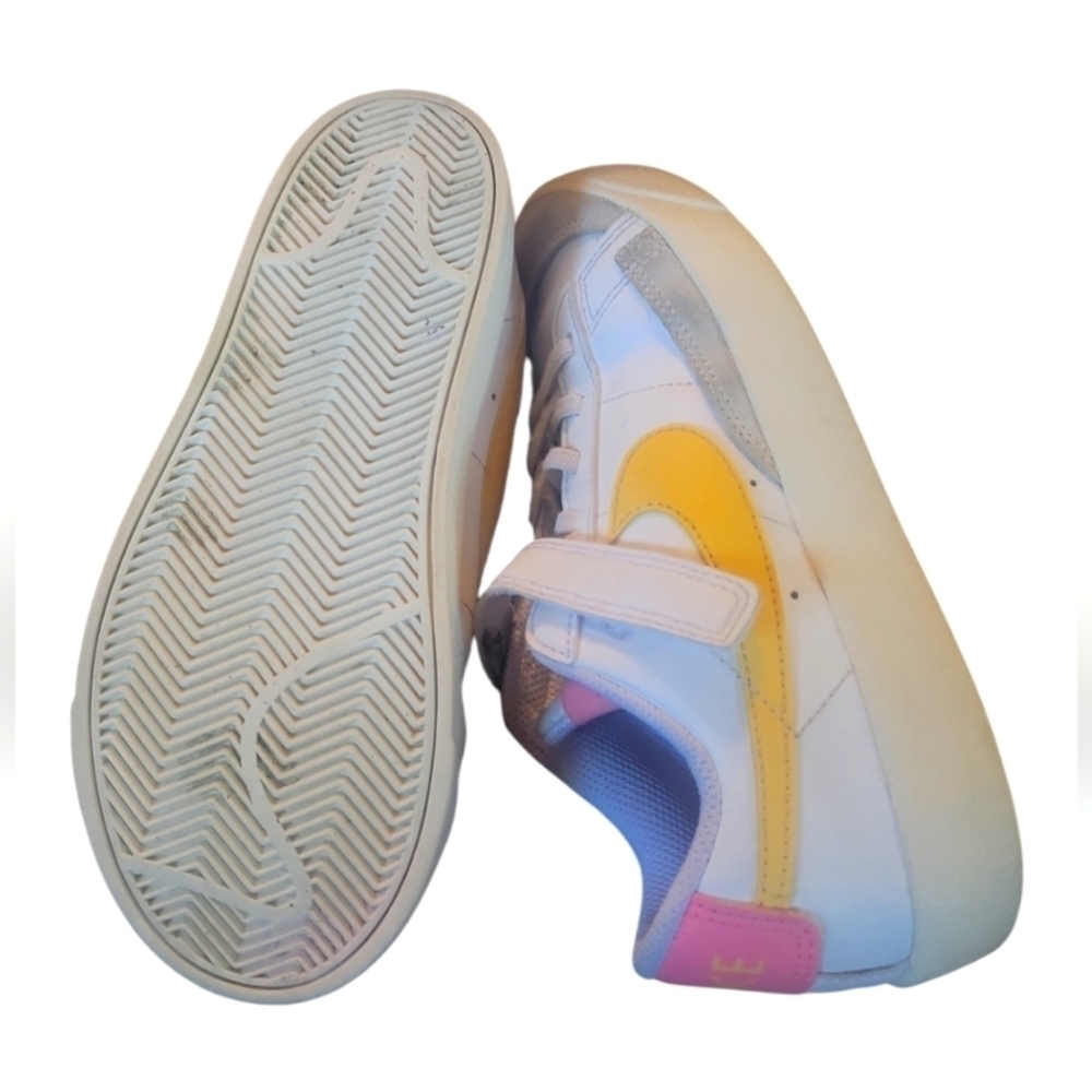 Nike Kids Blazer Low Top '77 White/ Yellow/ Pink Unisex Sneakers Size 2.5Y - Picture 8 of 11